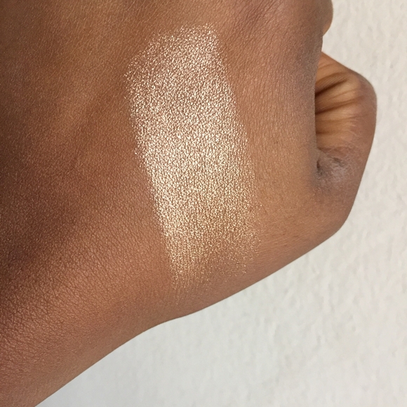 Bobbi Brown Quartz Glow Highlighter (Champagne) - Picture 4 of 17